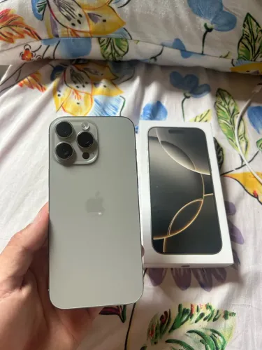 iPhone 16 PRO MAX