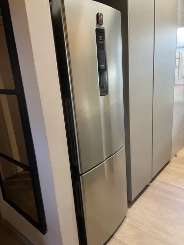Geladeira Electrolux Inverter Novinha