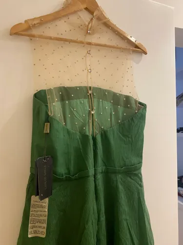 Lindo vestido de festa elegante assinado pelo estilista TRINITÁ
