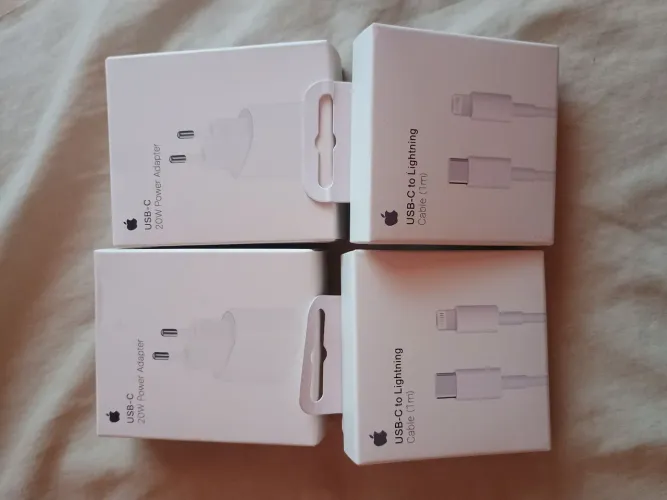 2 Carregadores originais para iPhone
