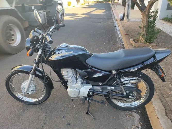 Titan 125 ES