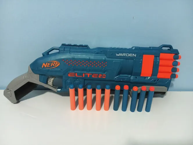 Nerf Elite 2.0 warden