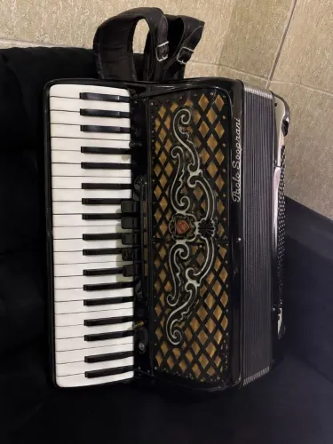 Acordeon Paolo soprani 120 baixos
