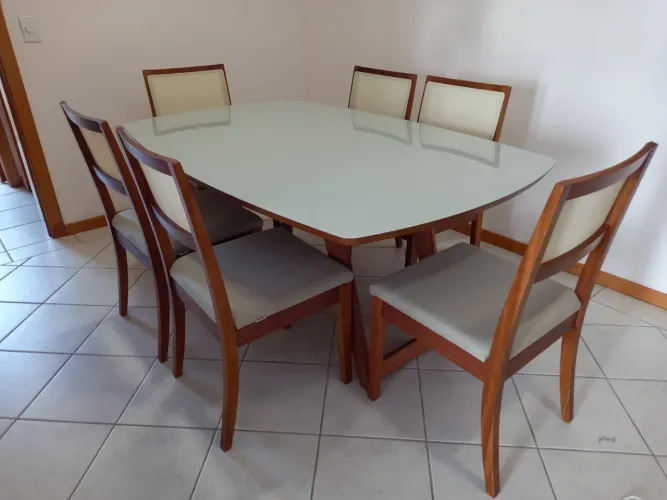 Mesa nova de madeira maciça pronta entrega