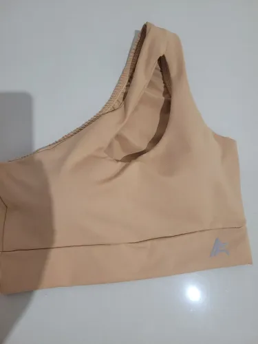 Top um ombro só
