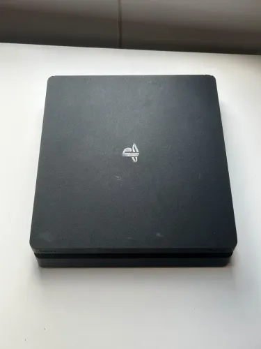 PS4 slim 1tb