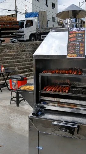 Carrinho de churrasco ,espetinho , lanches em excelente estado pouco uso.
