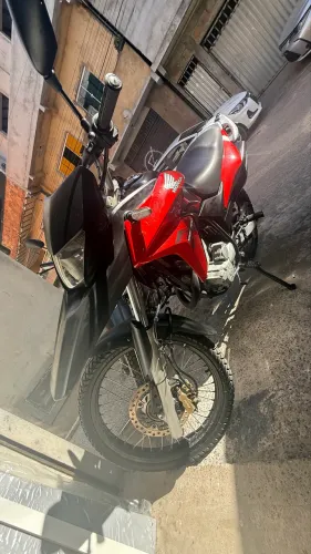 XRE 300 COM ABS MUITO NOVA.
