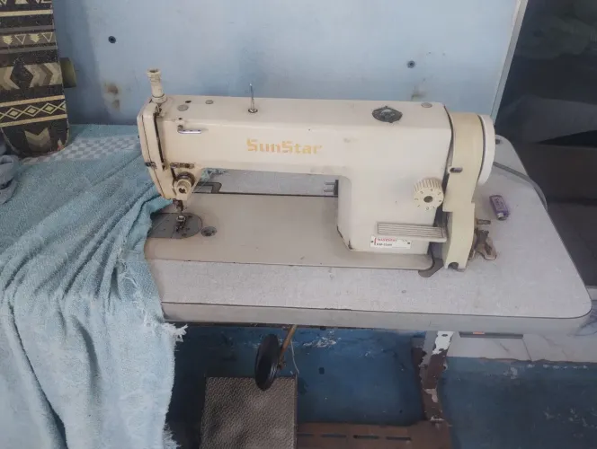 Máquina de costura industrial