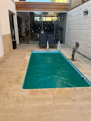 CASA COM PISCINA 4DORM À VENDA EM TAUBATÉ NO CONDOMÍNIO COSTA DO SOL
