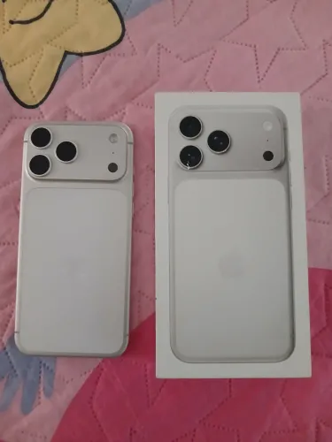 Iphone 17 Pro Max 256 GB Prateado Branco . Tempo de uso  7meses