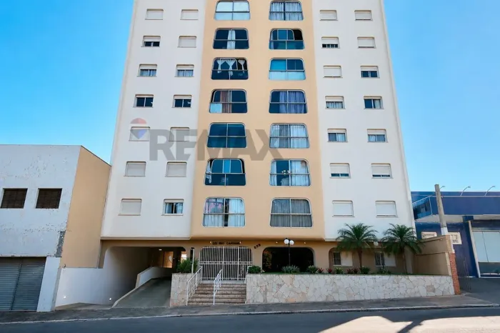 VENDA - Apartamento - 2 Quartos - Centro de Capivari em Frente à Praça