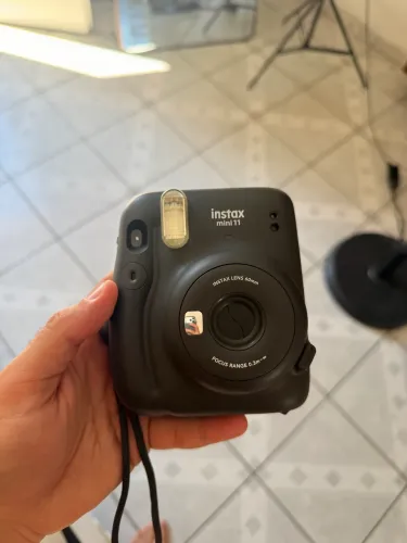 Câmera instantânea Fujifilm Instax Mini 11 Preta
