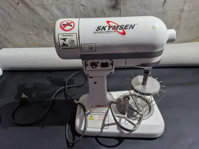 Vendo Batedeira Planetária Profissional/Industrial Skymsen