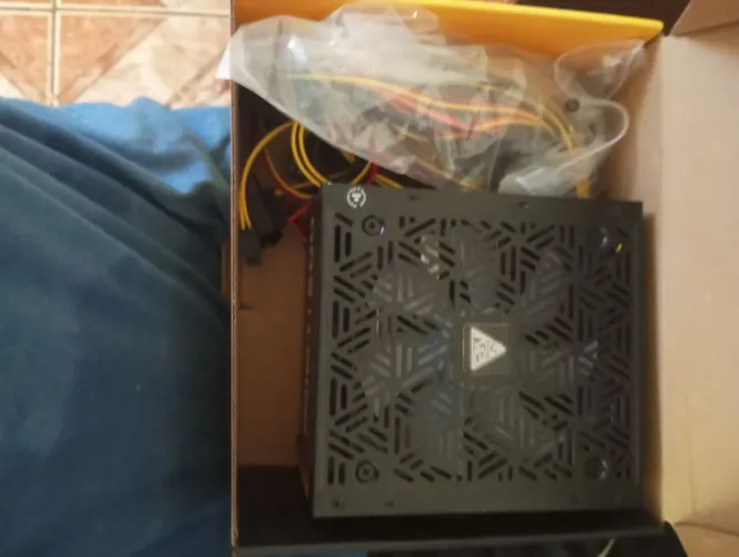 Fonte Gamidas Kratos E1 500w 110/220v nova na caixa usei por 2 semanas pois ganhei outra