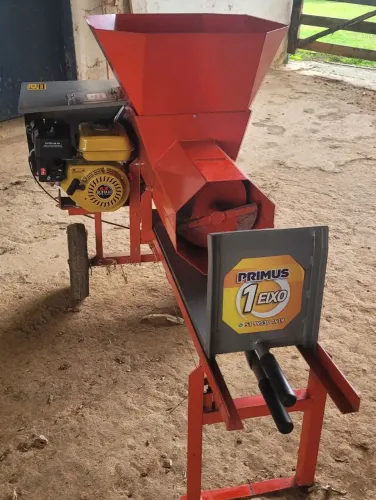 Máquina de ensacar silagem