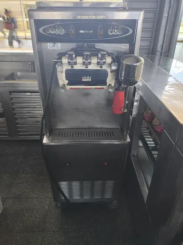 Máquina de Sorvete Taylor 3 Bicos Inox