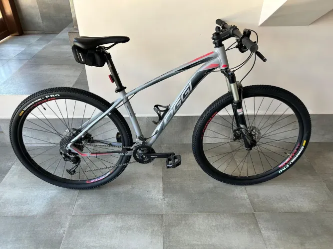 Bicicleta oggi 7.0 - Quadro 17 com suspensão rockshox