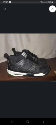 Tênis conservado Jordan 4