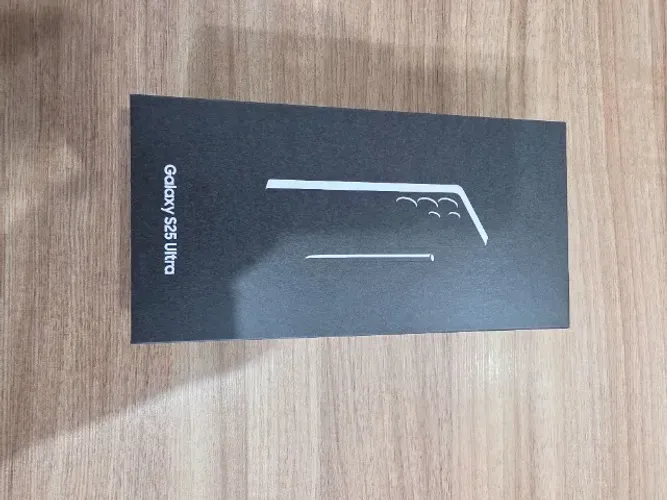 Smartphone S25 ULTRA 1 TB NOVO.