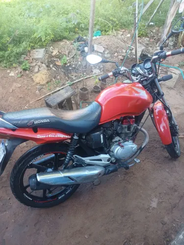 Moto em dias no ponto de transfirir