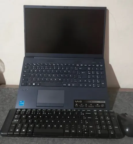 Notebook VAIO FE15 com processador Intel i3, 8GB RAM, 256GB SSD, Tela Full HD 15,6"