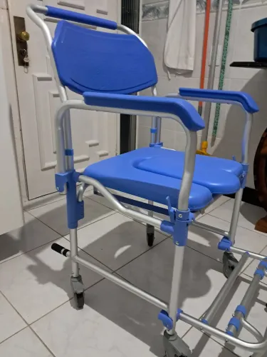 Cadeira de Banho Higiênica D60 Dellamed
