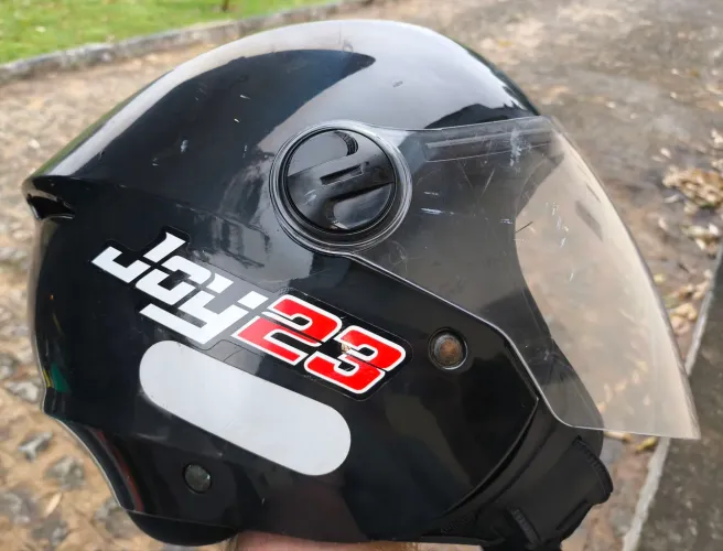 Promoção : Capacete Bau e Capa de chuva