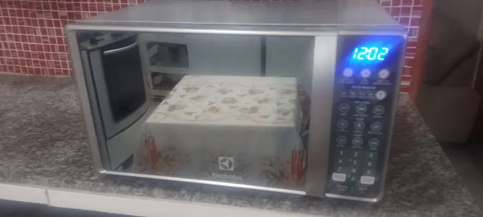 Microondas Eletrolux 20litros só 350,00