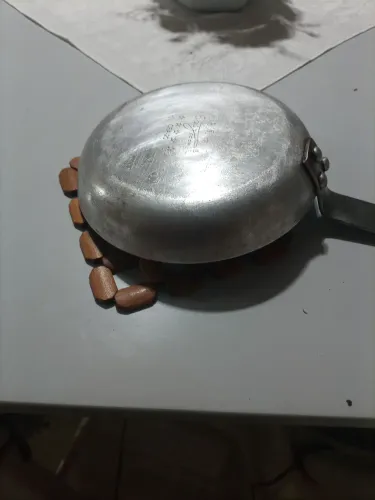 Frigideira easy Cook alumínio grosso batido 