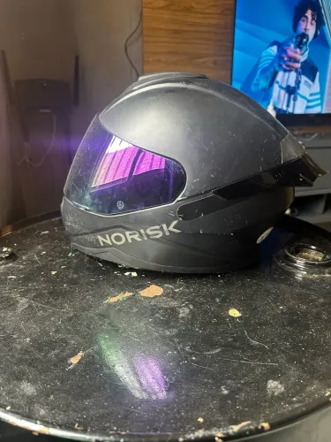 Capacete Norisk Black Razor preto fosco
