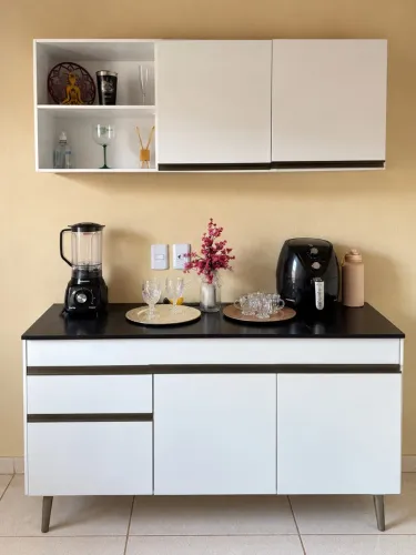 VENDE-SE CONJUNTO DE ARMÁRIOS DE COZINHA