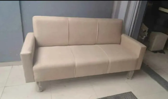 Sofá Luiz xv tecido linho bege