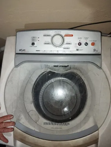 Máquina brast de lavar funcionando tudo perfeitamente só tá bem usada por isso barato 150