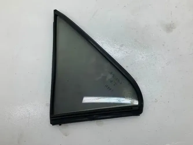 Vidro Pequeno Porta Traseira Direita Lancer 1994