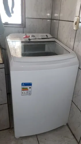 Vendo máquina Electrolux 17kg 2 mes de uso, com nota