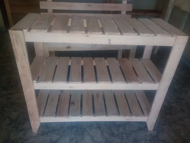 Estante multiuso de madeira