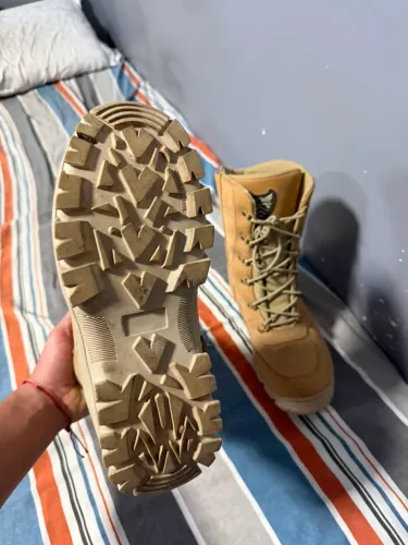 Bota tática apenas $400