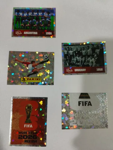 Vendo Figurinhas Panini Copa 2026 brilhantes raras em Uberlândia e Uberaba.