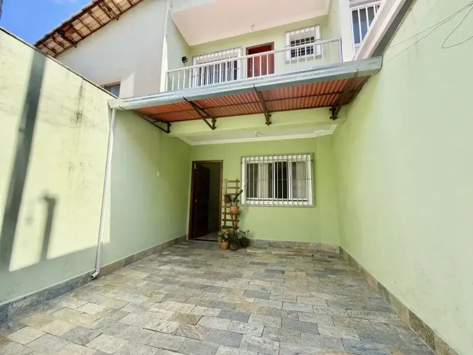 Casa com 02 quartos e 01 vaga - Jaqueline