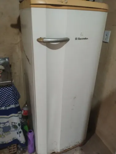 Geladeira com defeito