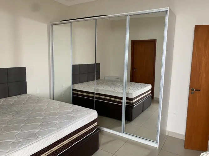 Guarda Roupa Casal Branco com Espelhos