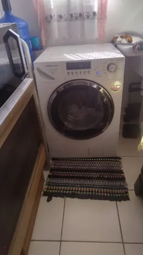 Lava e seca Eletrolux 9 kg