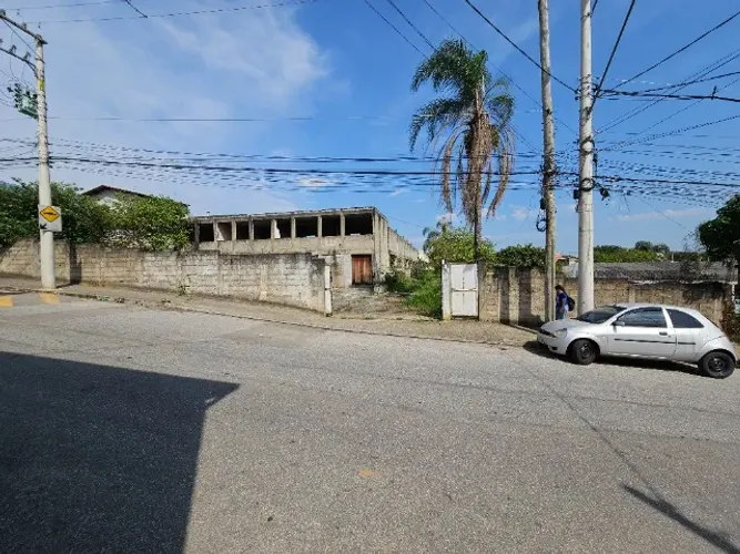 Galpão 777 m² | Terreno 3.000 m² | Pátio Fechado | São José dos Campos