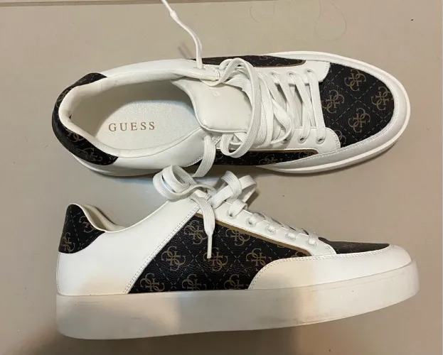 Tenis guess