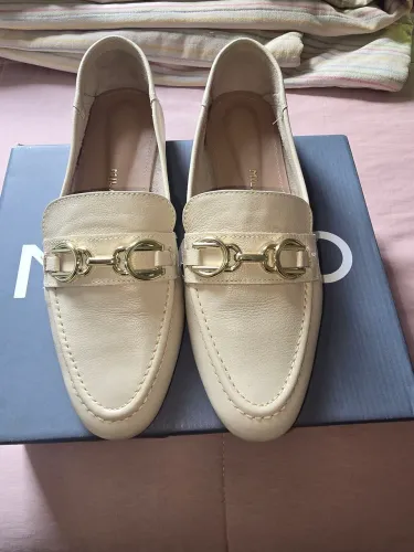 Mocassim creme Milano, tamanho 37, nunca usado, em excelente estado