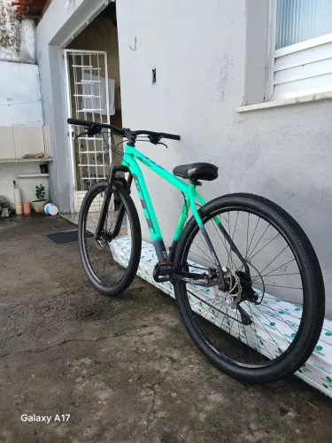 (Bicicleta aro 29 bom pra passeio*)