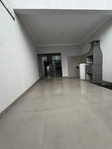 Casa á venda com 3 quartos no Bairro Vida Nova - Anápolis - GO