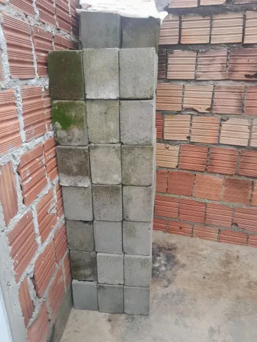 Blocos de cimento 150 reais 