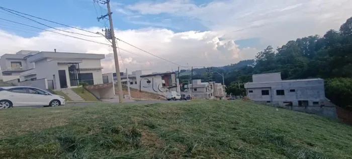 Terreno á Venda no Condomínio Bosque da Mata em Valinhos, no bairro Vila Pagano.